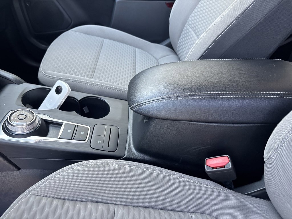 Used 2022 Ford Escape SE image 21