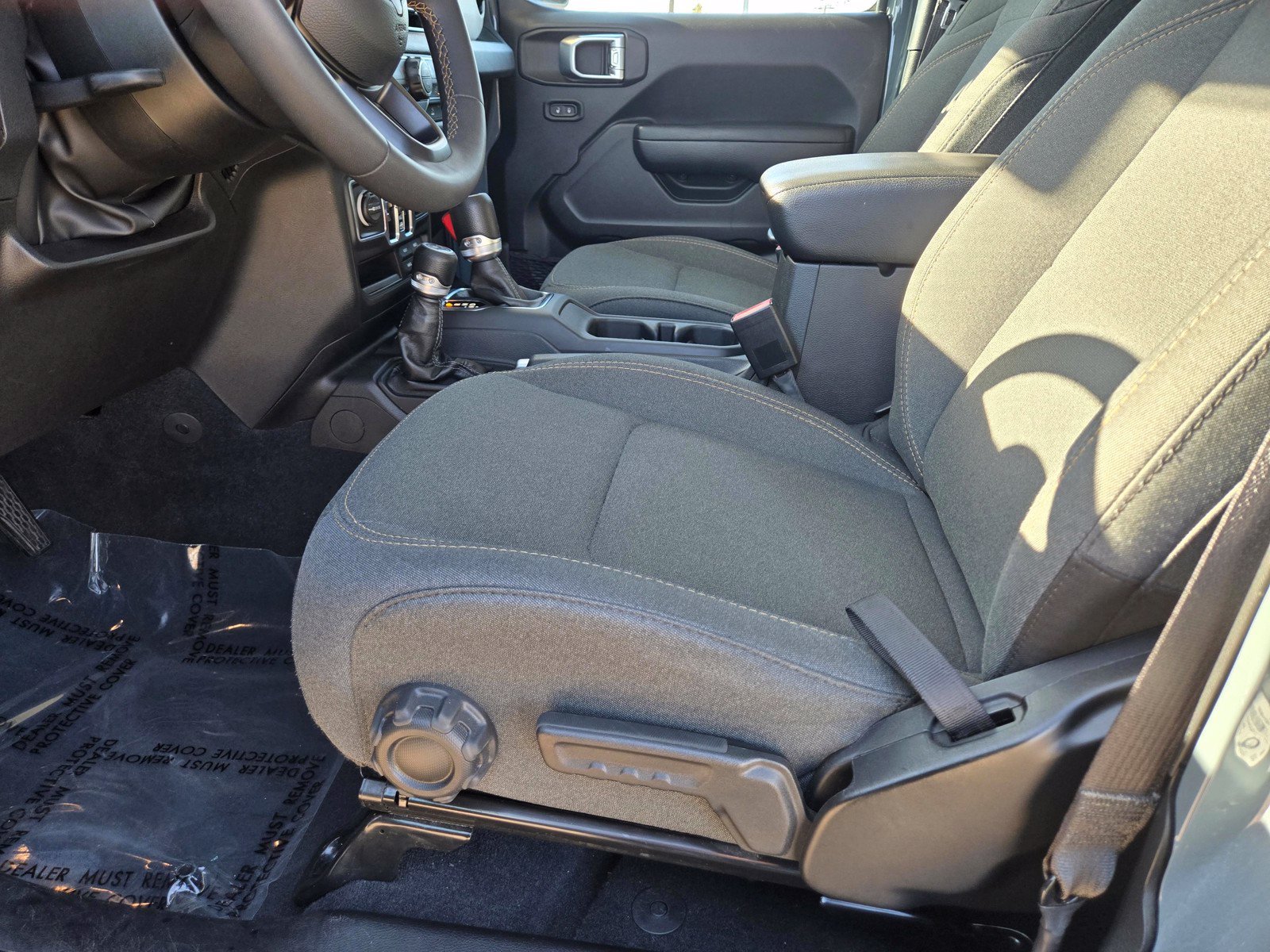 Used 2024 Jeep Wrangler Unlimited AWD/4WD image 12