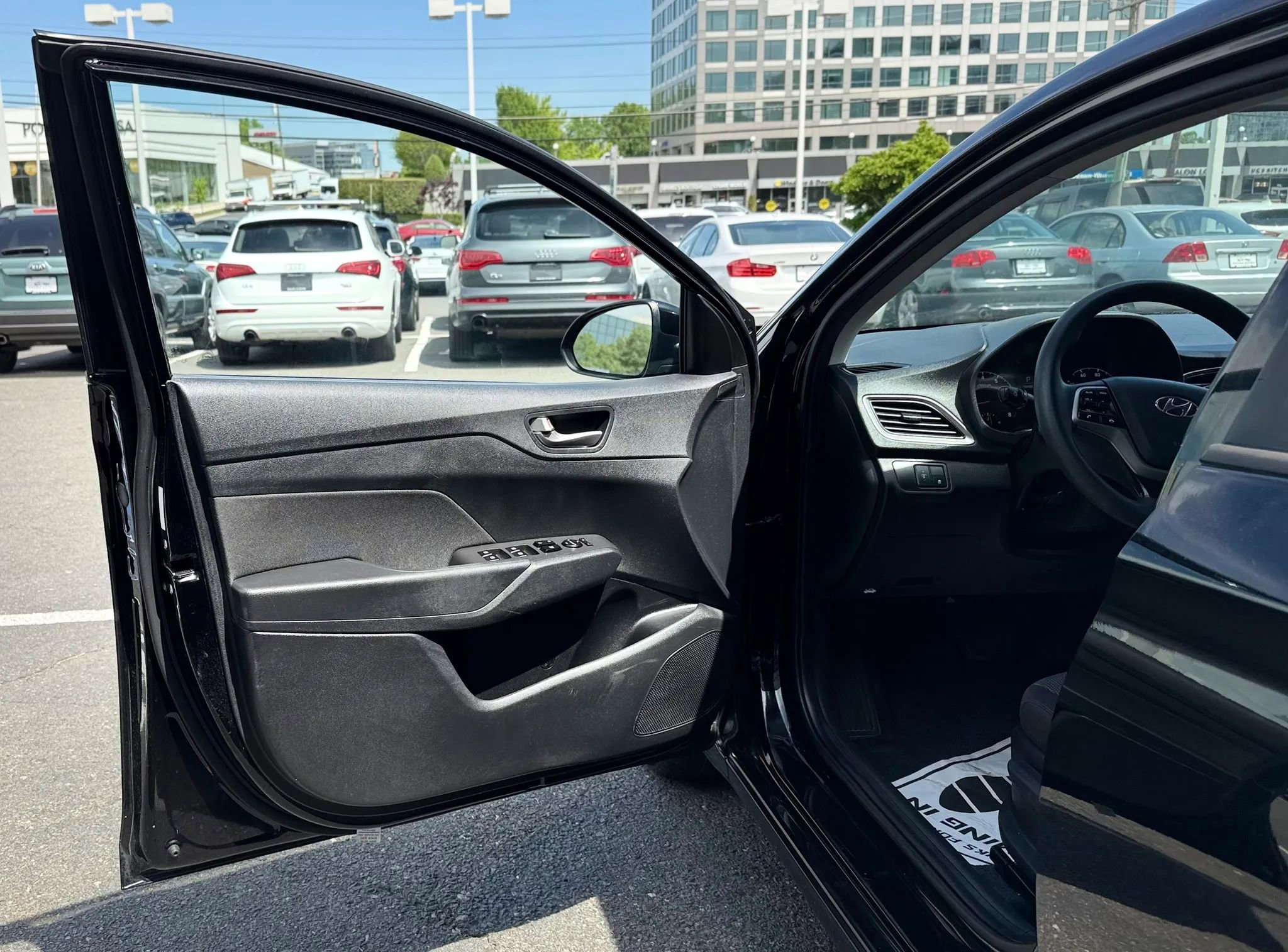 Used 2019 Hyundai Accent SE FWD image 9