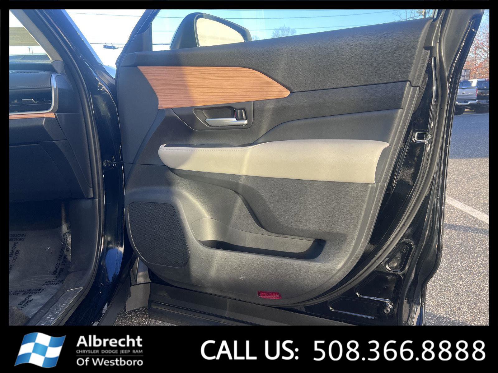 Used 2024 Toyota Grand Highlander Limited image 24