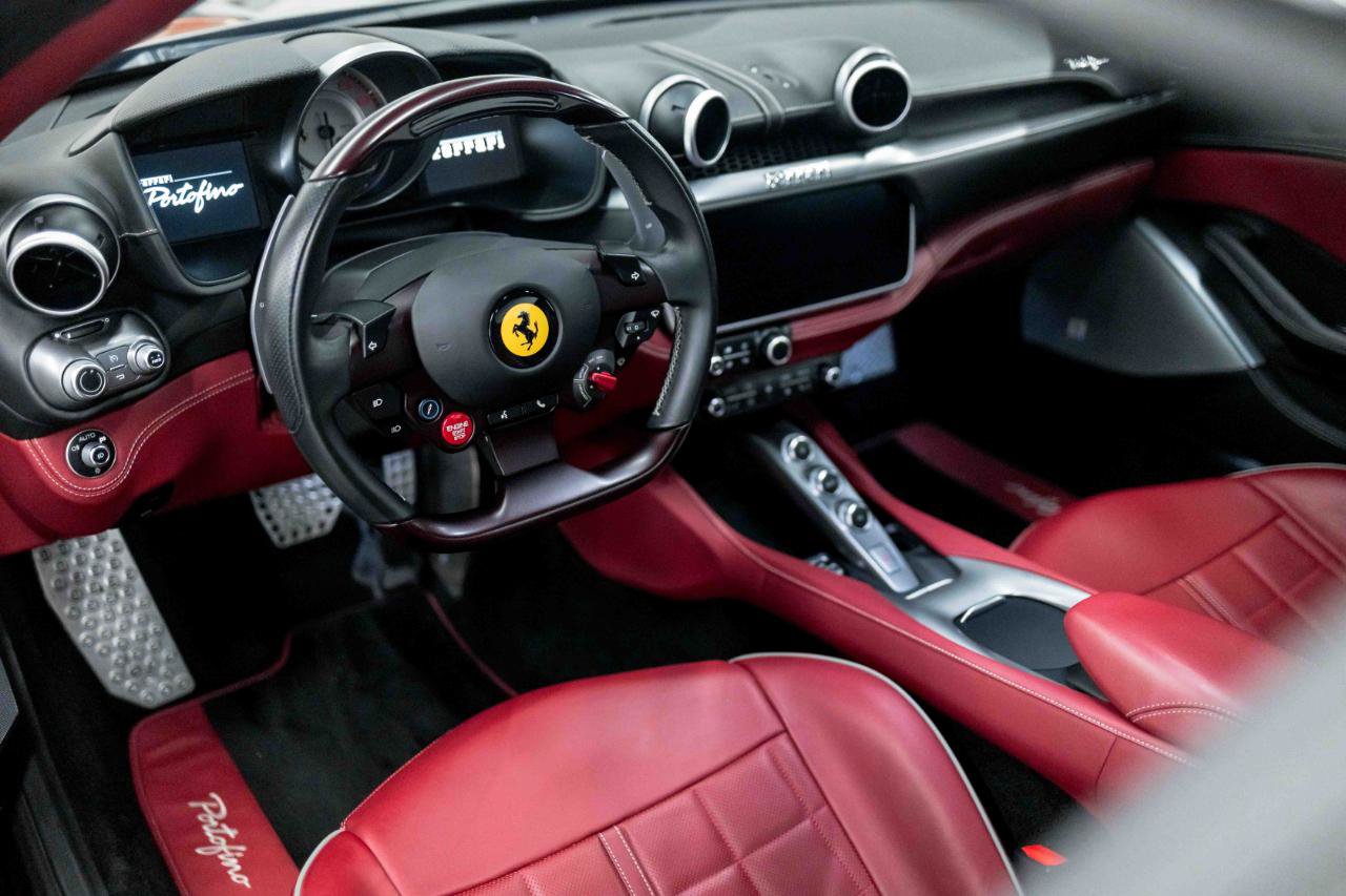 Used 2020 Ferrari Portofino RWD image 2