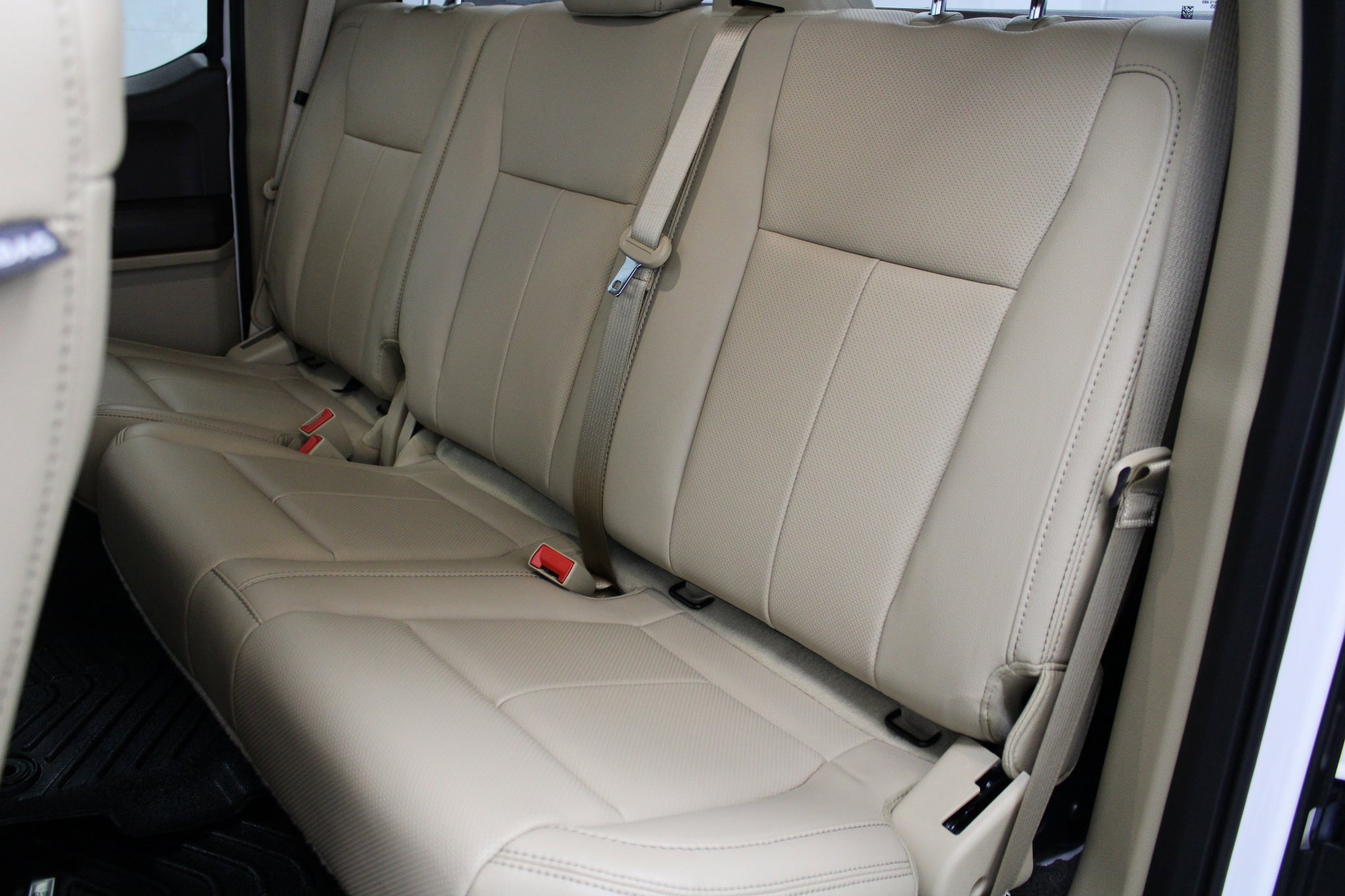 Used 2018 Ford F150 Lariat w/ Equipment Group 501A Mid image 18