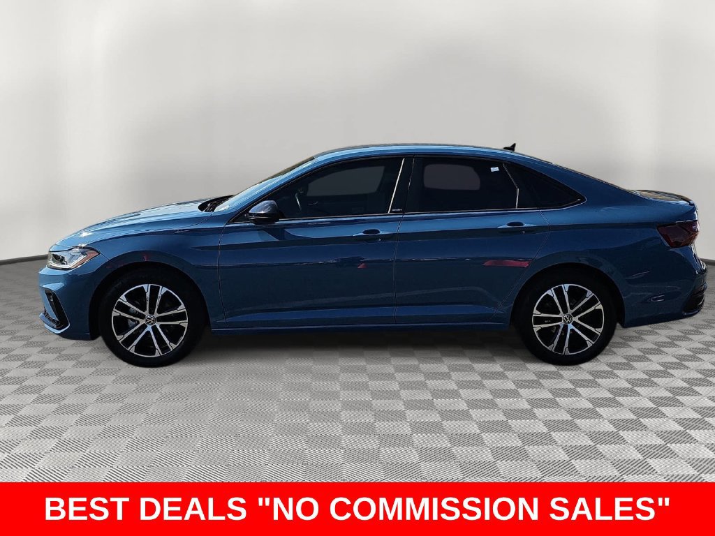 Used 2025 Volkswagen Jetta Sport FWD image 6