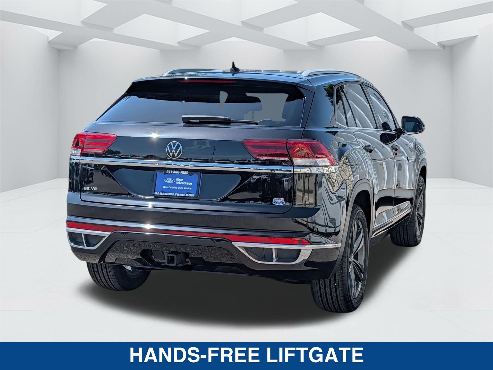 Used 2020 Volkswagen Atlas Cross Sport SE w/ Panoramic Sunroof Package FWD image 5
