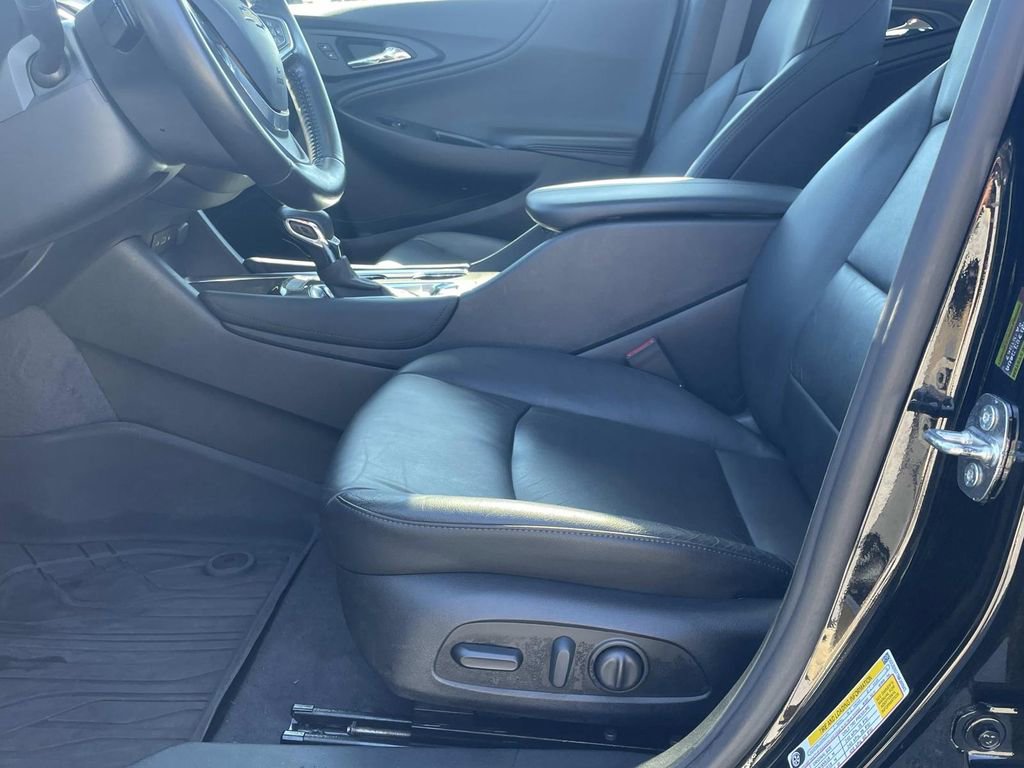 Used 2022 Chevrolet Malibu LT w/ Leather Package image 16