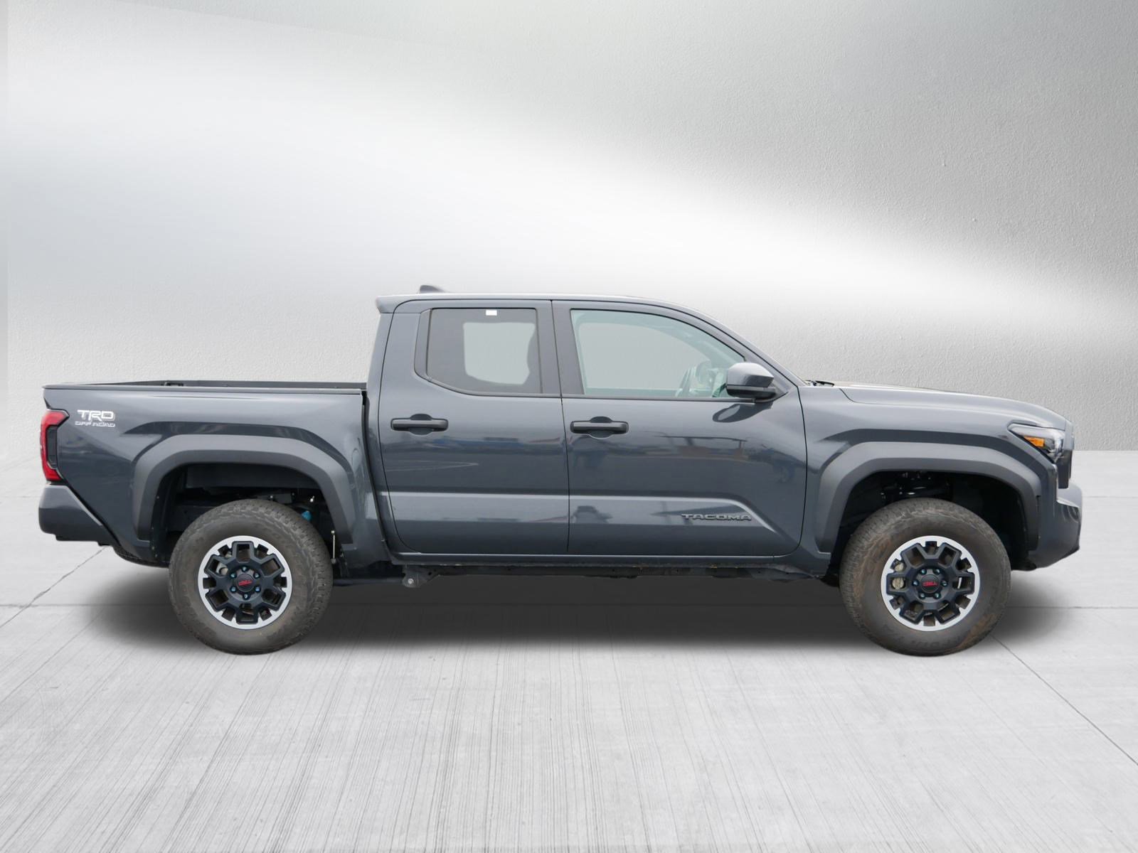 Used 2024 Toyota Tacoma TRD Off-Road image 9