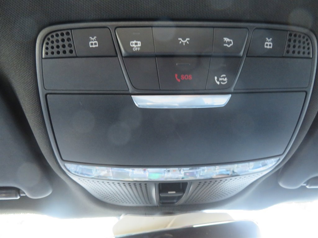 Used 2021 Mercedes-Benz GLC 300 image 30