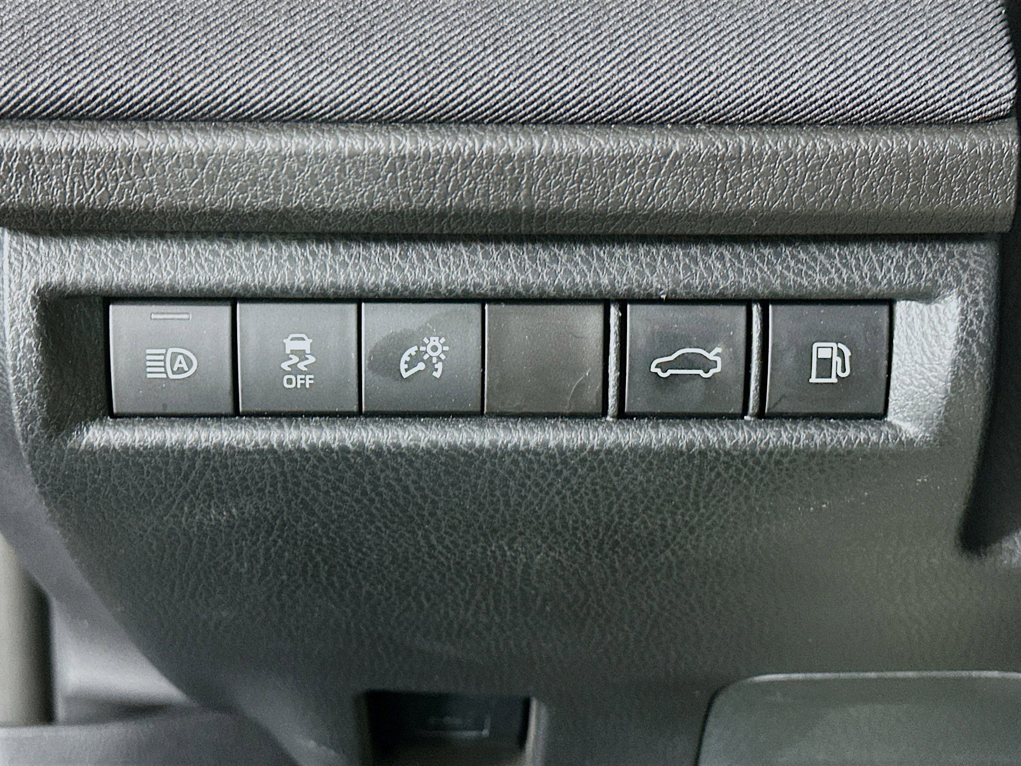 Used 2025 Toyota Camry LE image 17