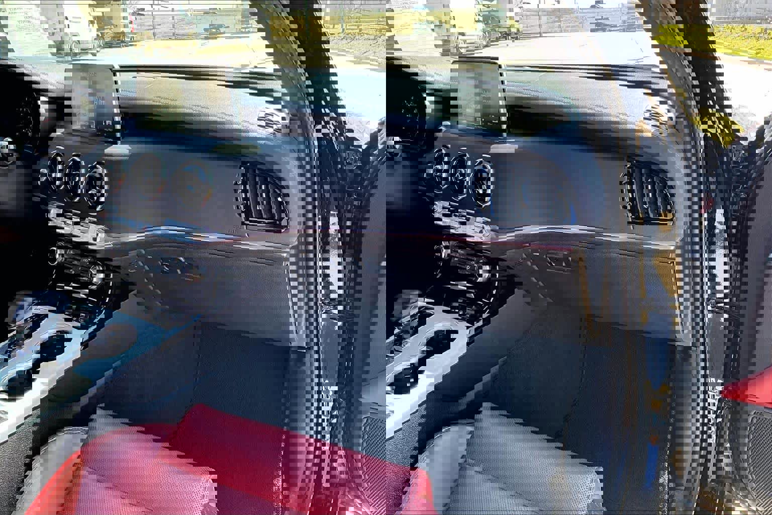 Used 2018 Kia Stinger GT2 image 17