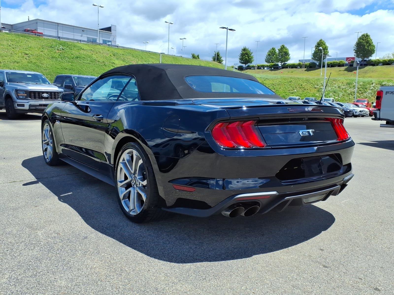 Used 2019 Ford Mustang GT Premium w/ Equipment Group 401A RWD image 4