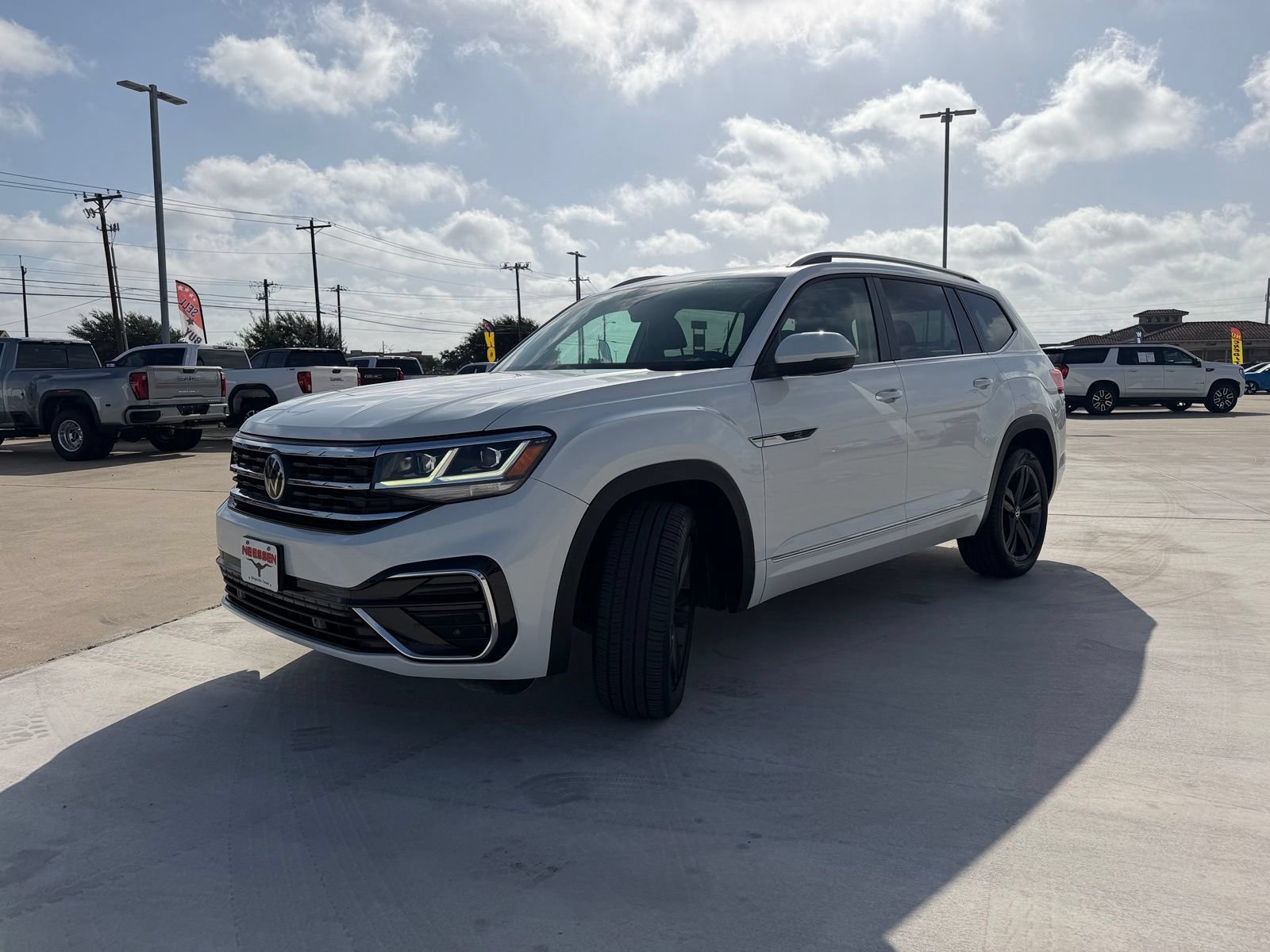 Used 2022 Volkswagen Atlas SEL R-Line AWD/4WD image 3