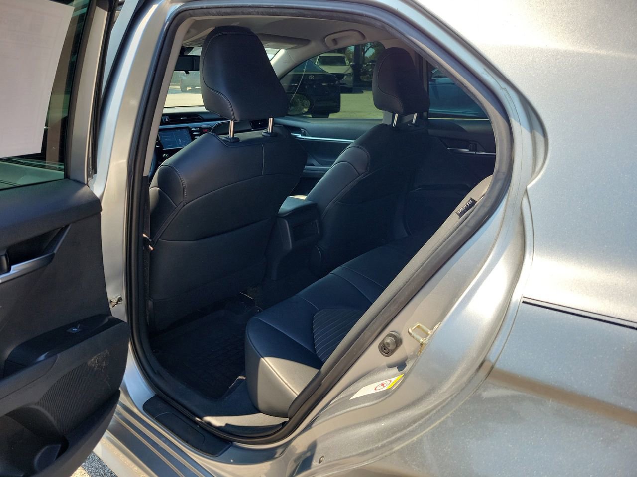 Used 2019 Toyota Camry SE image 9