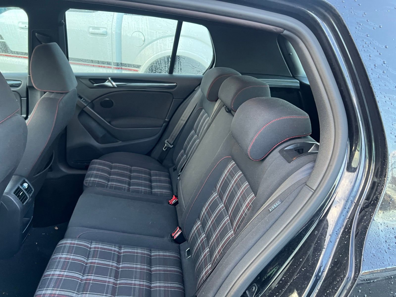 Used 2010 Volkswagen GTI 4-Door image 12