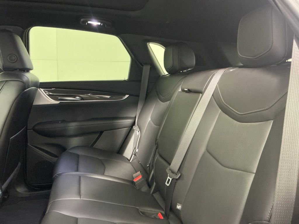Used 2025 Cadillac XT5 Sportv w/ Technology Package AWD/4WD image 27