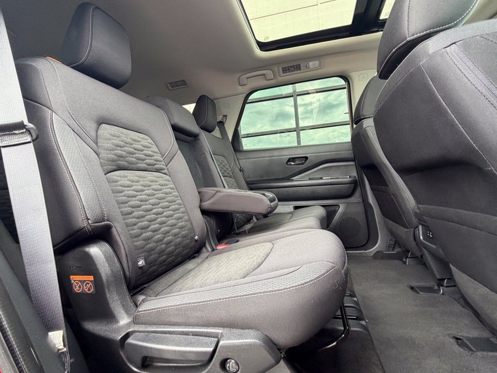 Used 2024 Nissan Pathfinder SV AWD/4WD image 23