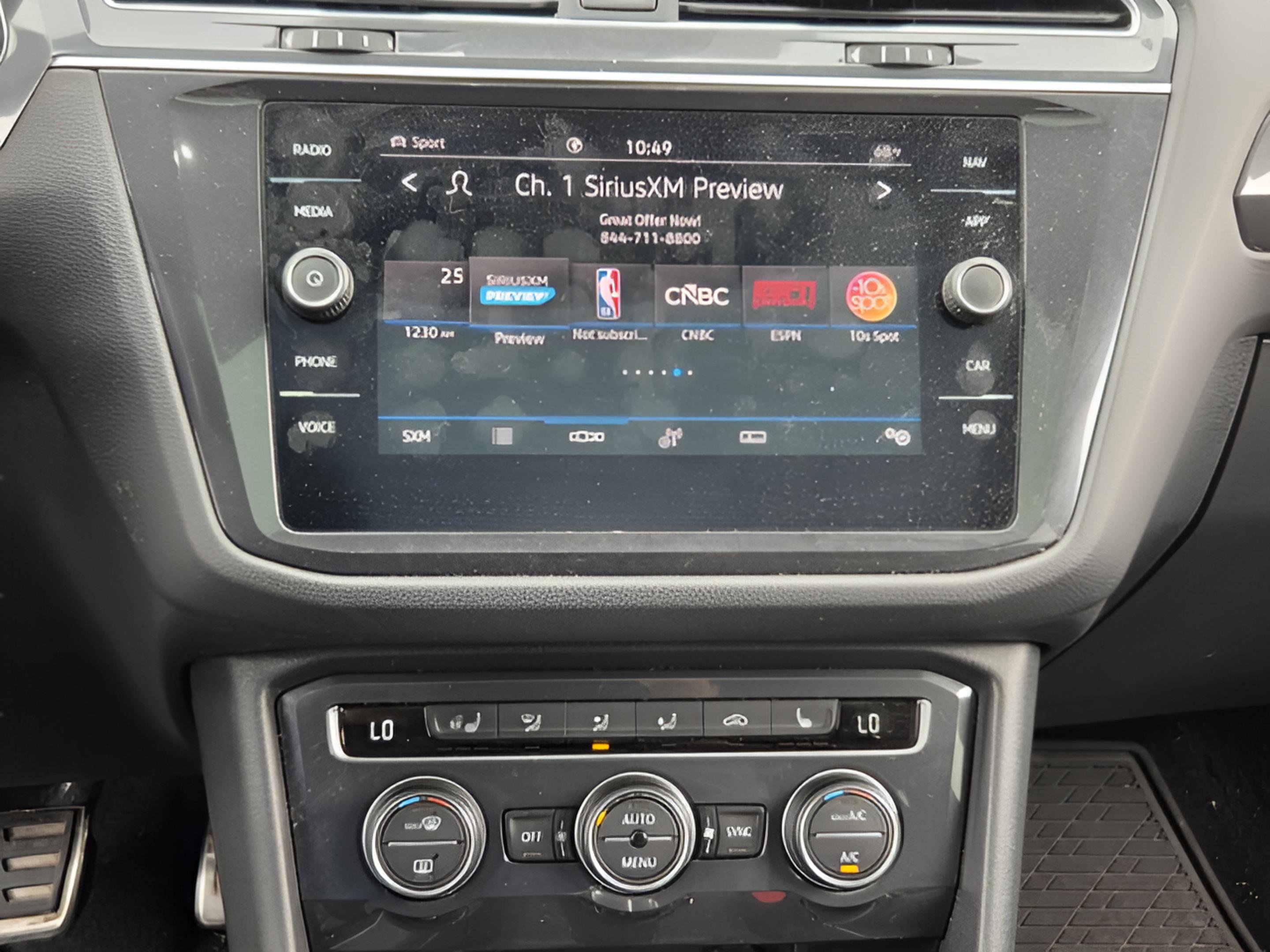 Used 2021 Volkswagen Tiguan SEL Premium R-Line image 15