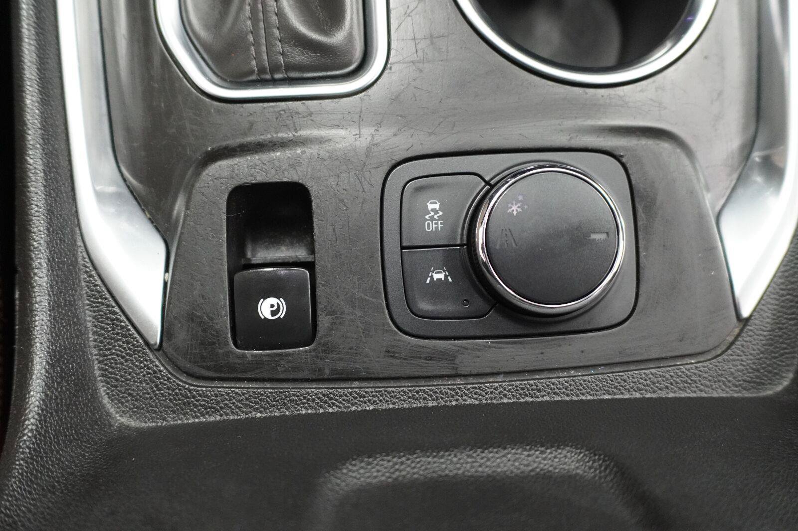 Used 2018 Chevrolet Traverse Premier w/ Driver Confidence II Package FWD image 20
