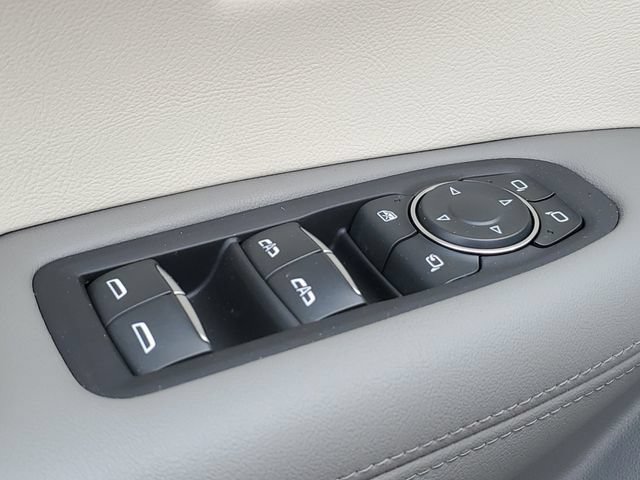 Certified 2024 Cadillac XT5 Premium Luxury w/ LPO, Floor Liner Package AWD/4WD image 24