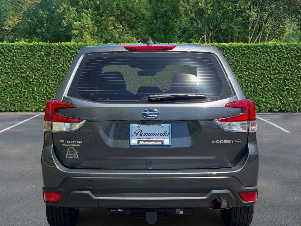 Used 2022 Subaru Forester AWD/4WD image 5