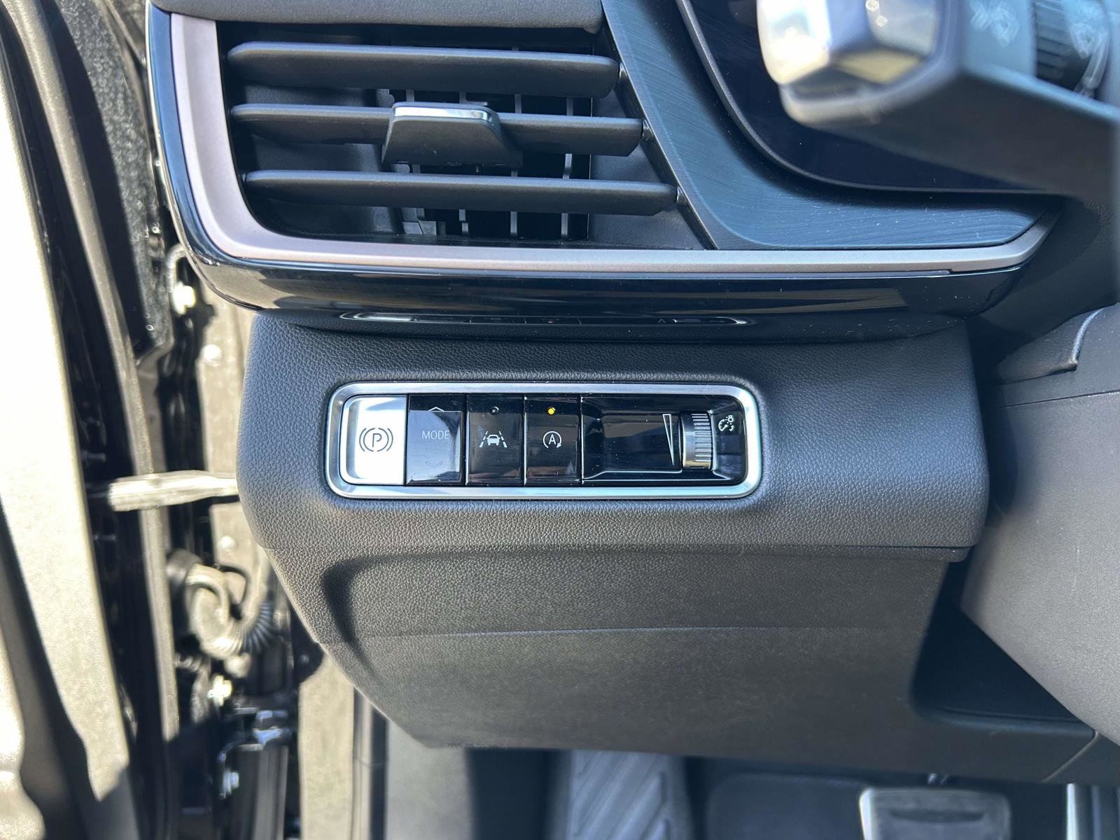 Used 2025 Buick Envision Sport Touring image 18