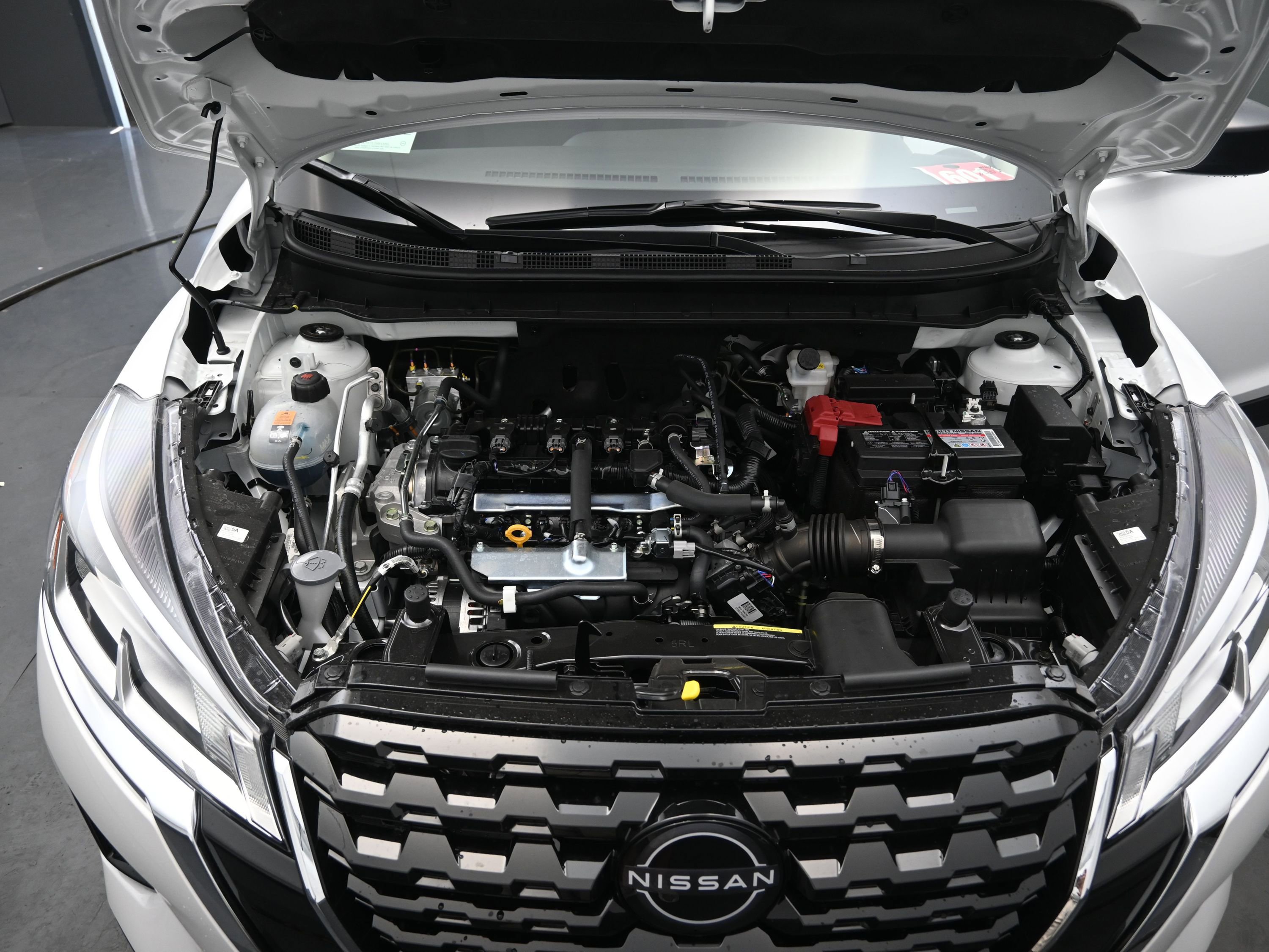 Certified 2025 Nissan Kicks Play S image 21