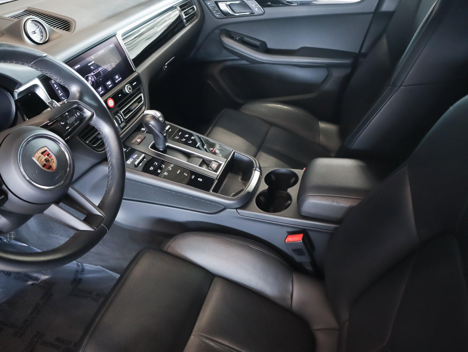 Certified 2023 Porsche Macan S AWD/4WD image 19