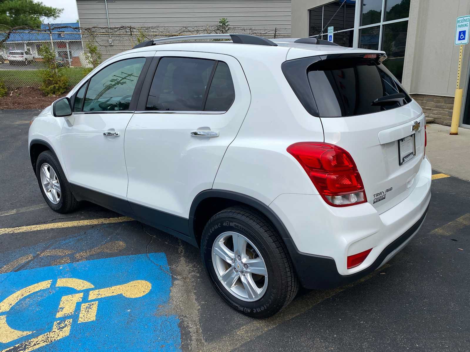Used 2018 Chevrolet Trax LT w/ LT Convenience Package AWD/4WD image 3
