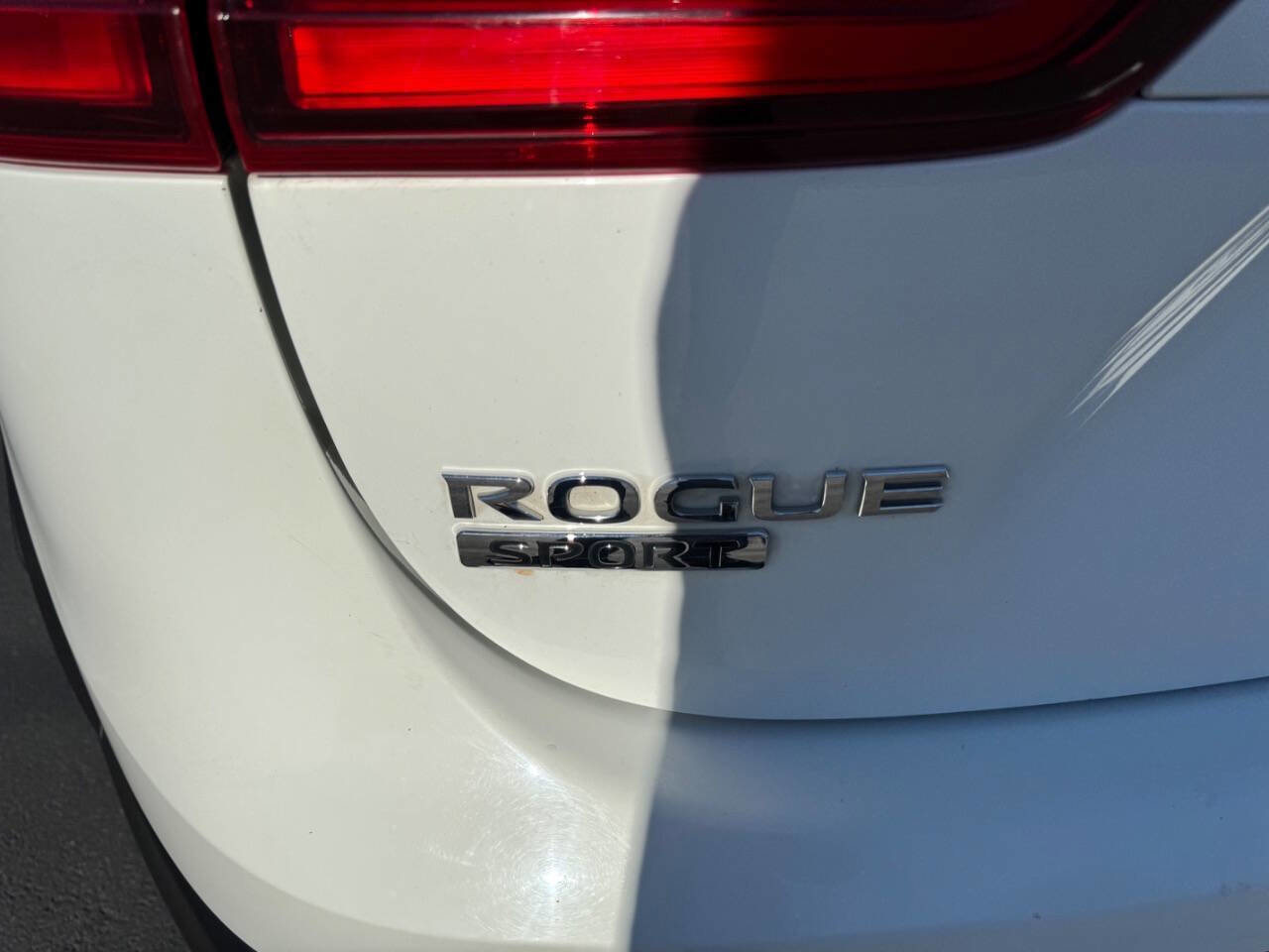 Used 2021 Nissan Rogue Sport S image 29