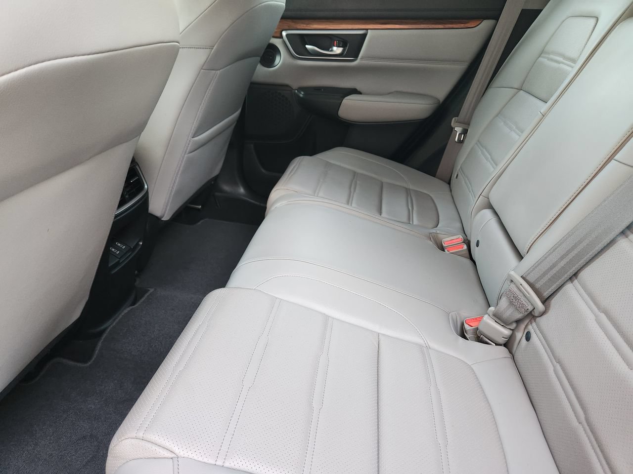 Used 2017 Honda CR-V Touring image 29