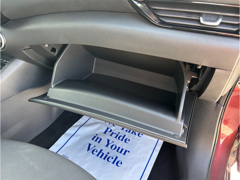 Used 2024 Nissan Sentra SV FWD image 38