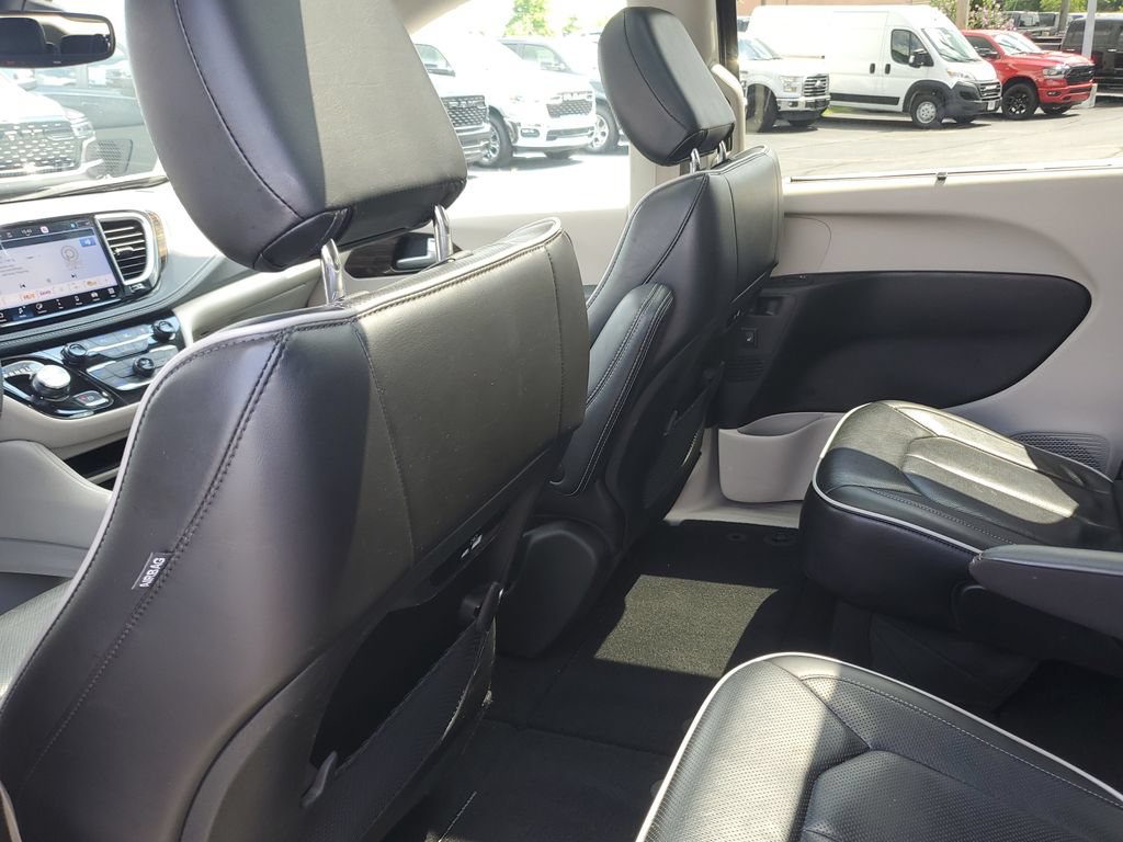 Certified 2023 Chrysler Pacifica Limited FWD image 15
