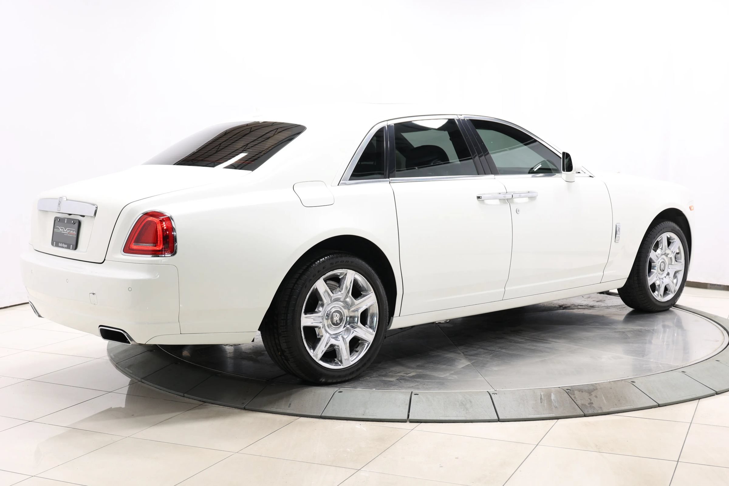 Used 2013 Rolls-Royce Ghost RWD image 89