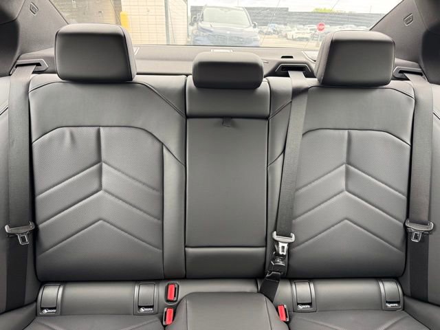 Used 2024 BMW 540i xDrive w/ Premium Package image 25