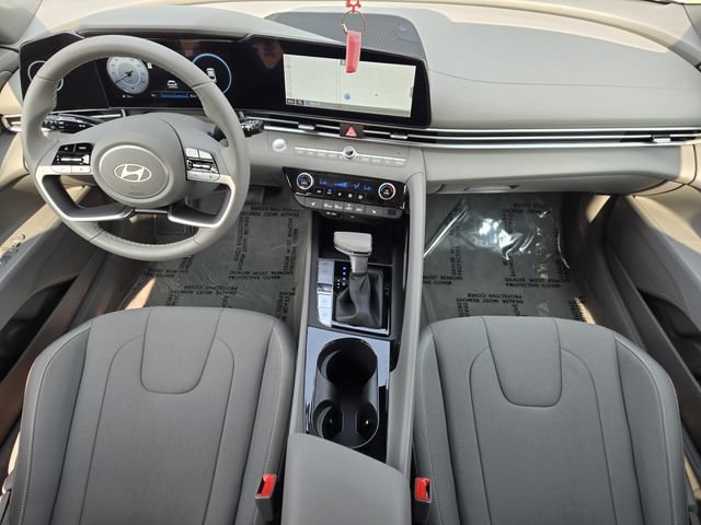 Certified 2025 Hyundai Elantra SEL FWD image 25