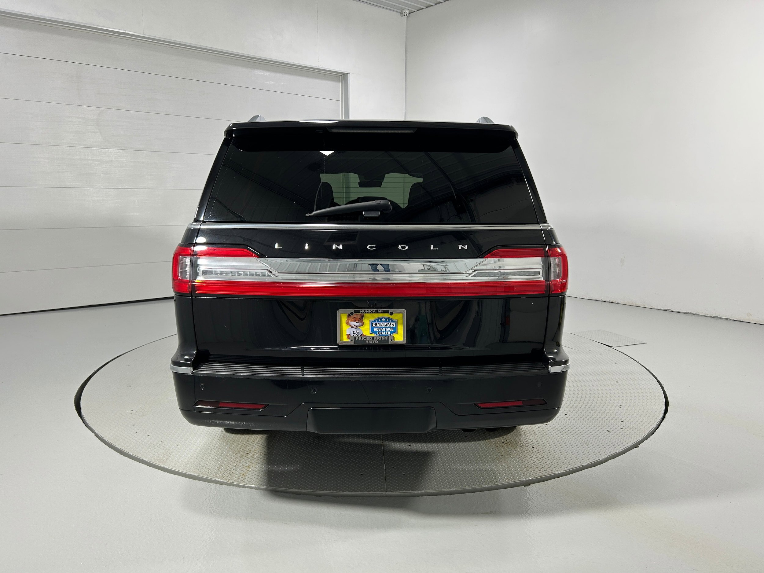 Used 2020 Lincoln Navigator L Reserve w/ Equipment Group 208A Reserve AWD/4WD image 35