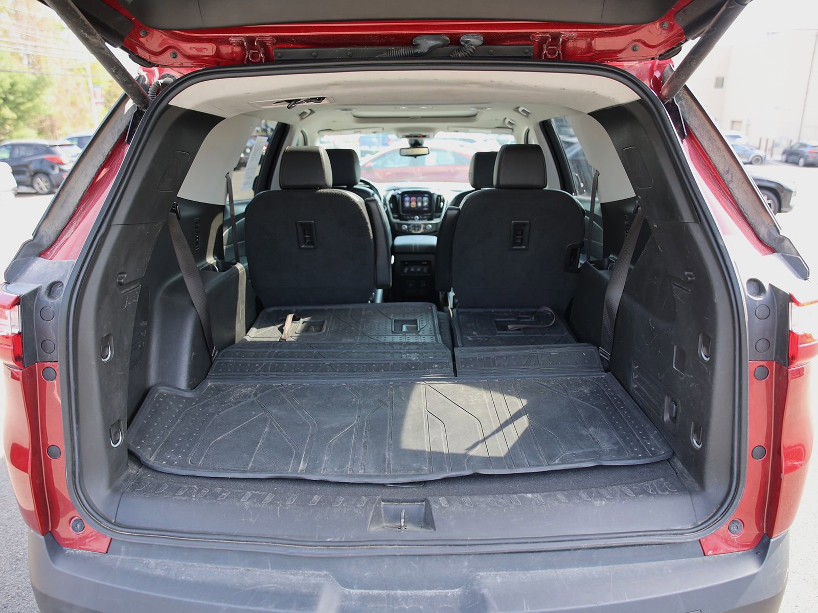 Used 2019 Chevrolet Traverse RS w/ LPO, Floor Liner Package AWD/4WD image 14