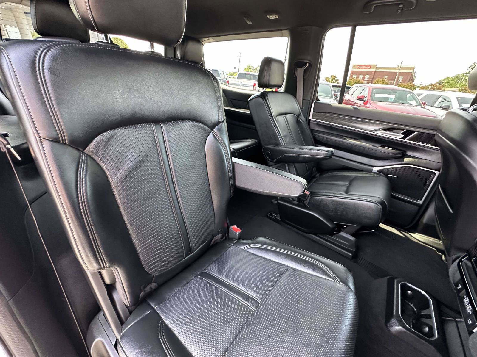 Used 2024 Jeep Wagoneer Series II AWD/4WD image 33