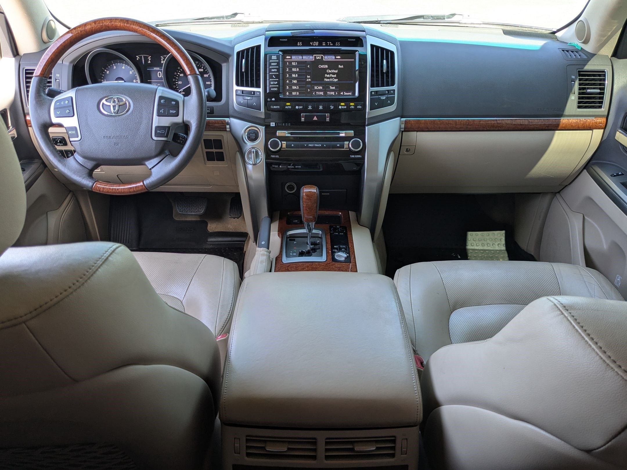Used 2013 Toyota Land Cruiser AWD/4WD image 34