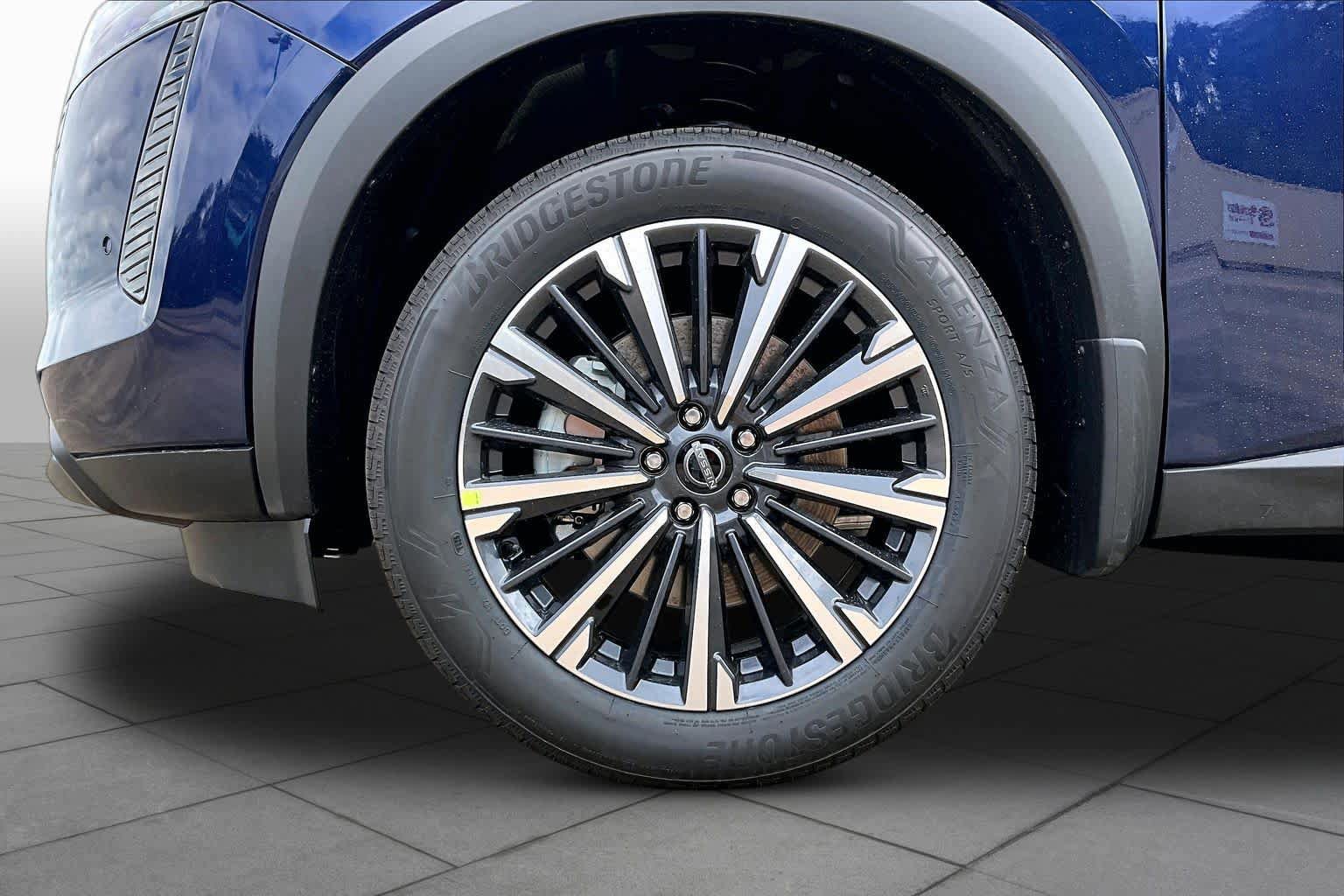 New 2026 Nissan Pathfinder Platinum AWD/4WD image 9