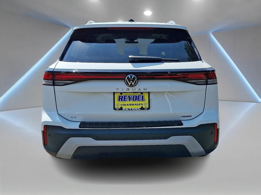 Used 2026 Volkswagen Tiguan SE w/ Panoramic Sunroof Package AWD/4WD image 6