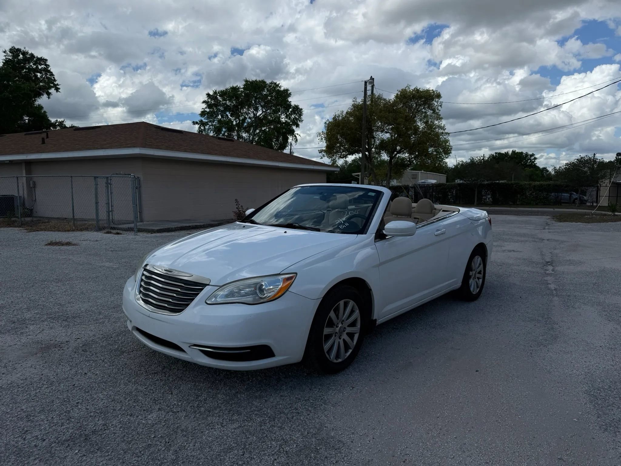 Used 2014 Chrysler 200 Touring image 1