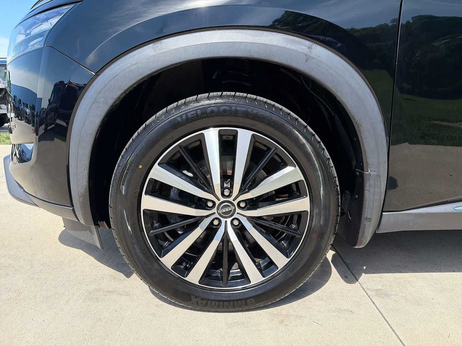 Used 2023 Nissan Pathfinder Platinum AWD/4WD image 10