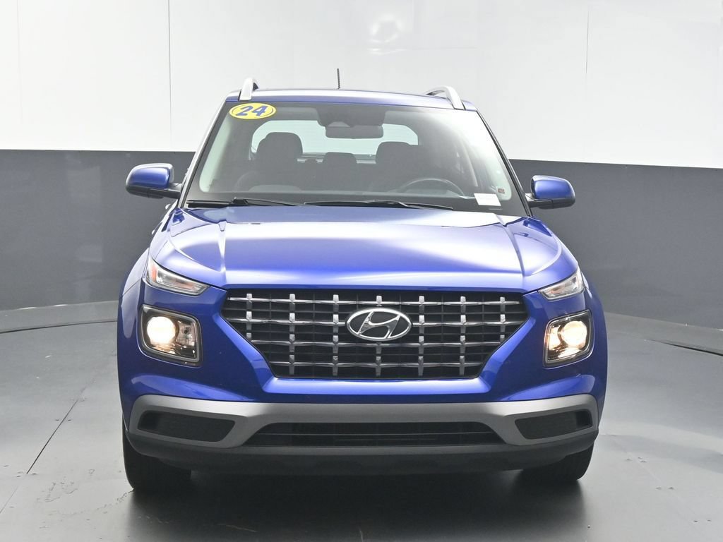 Used 2024 Hyundai Venue SEL FWD image 3