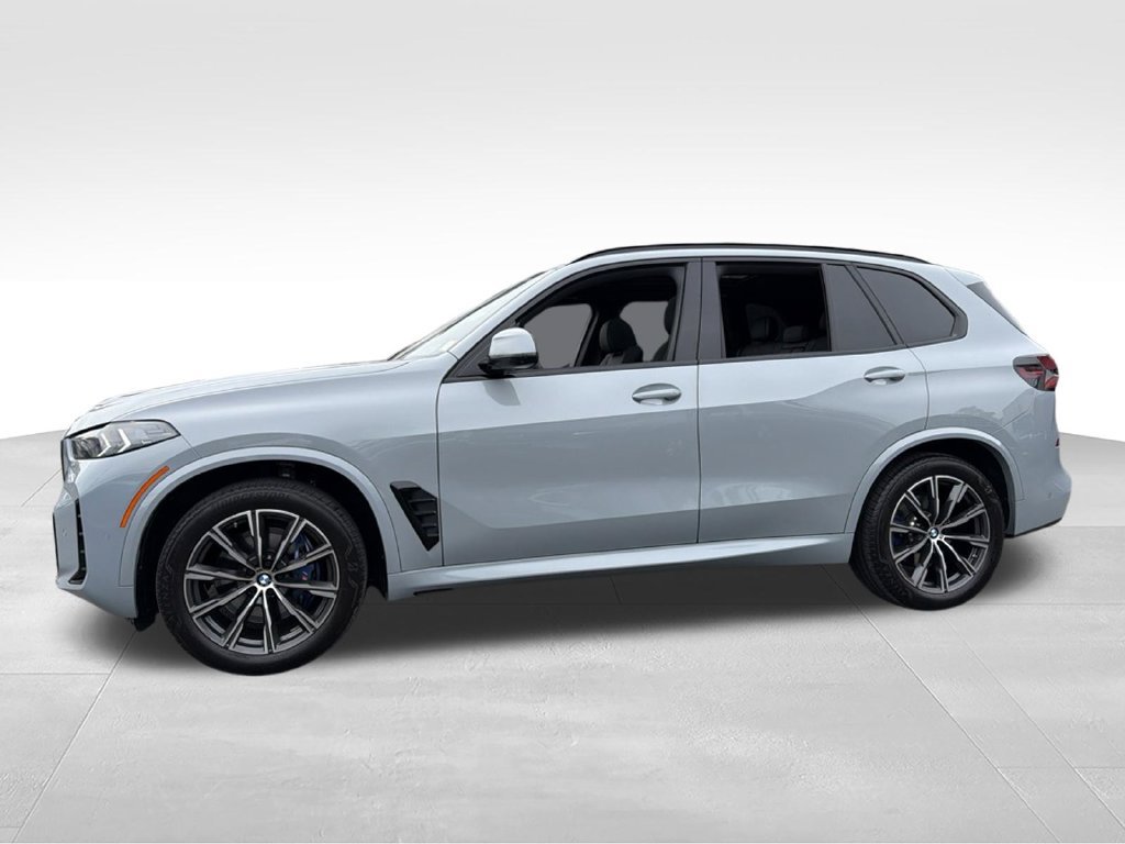 Used 2024 BMW X5 xDrive40i w/ M Sport Package AWD/4WD image 5