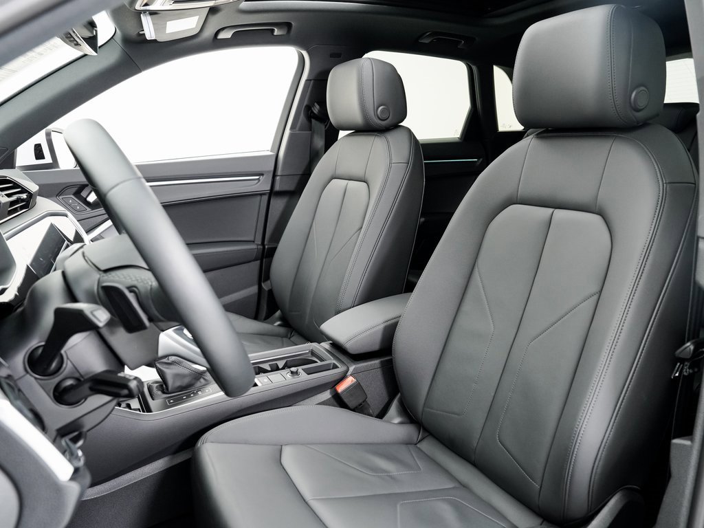 Certified 2025 Audi Q3 2.0T Premium Plus w/ Premium Plus Package image 5