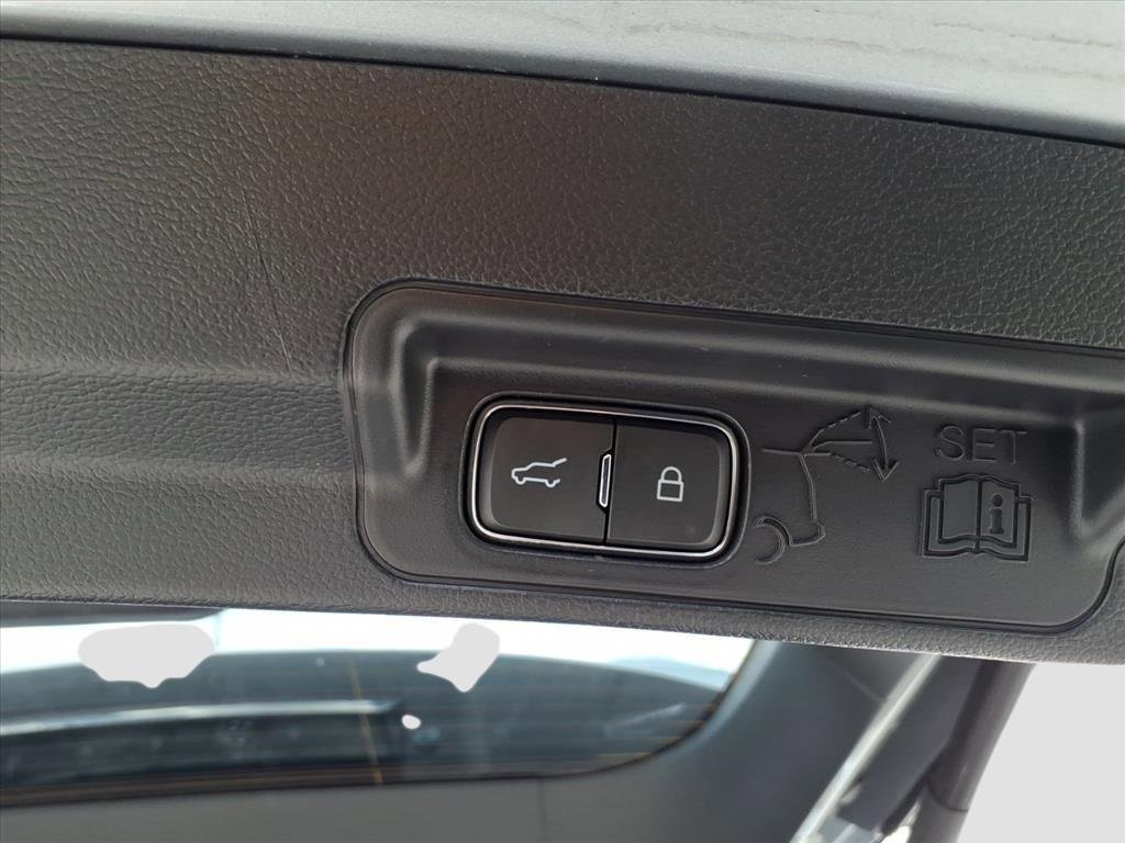 Used 2022 Ford Explorer XLT w/ Equipment Group 202A image 15