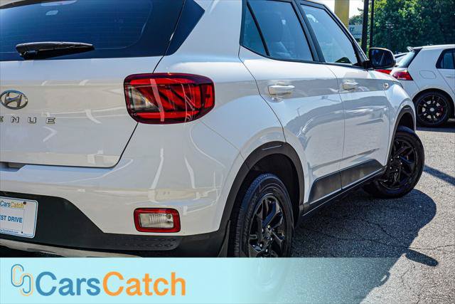 Used 2022 Hyundai Venue SE FWD image 6