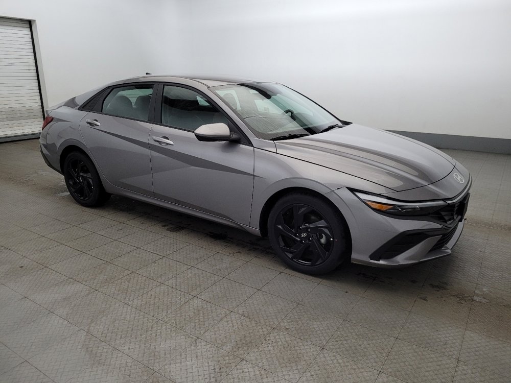 Used 2025 Hyundai Elantra SE image 11