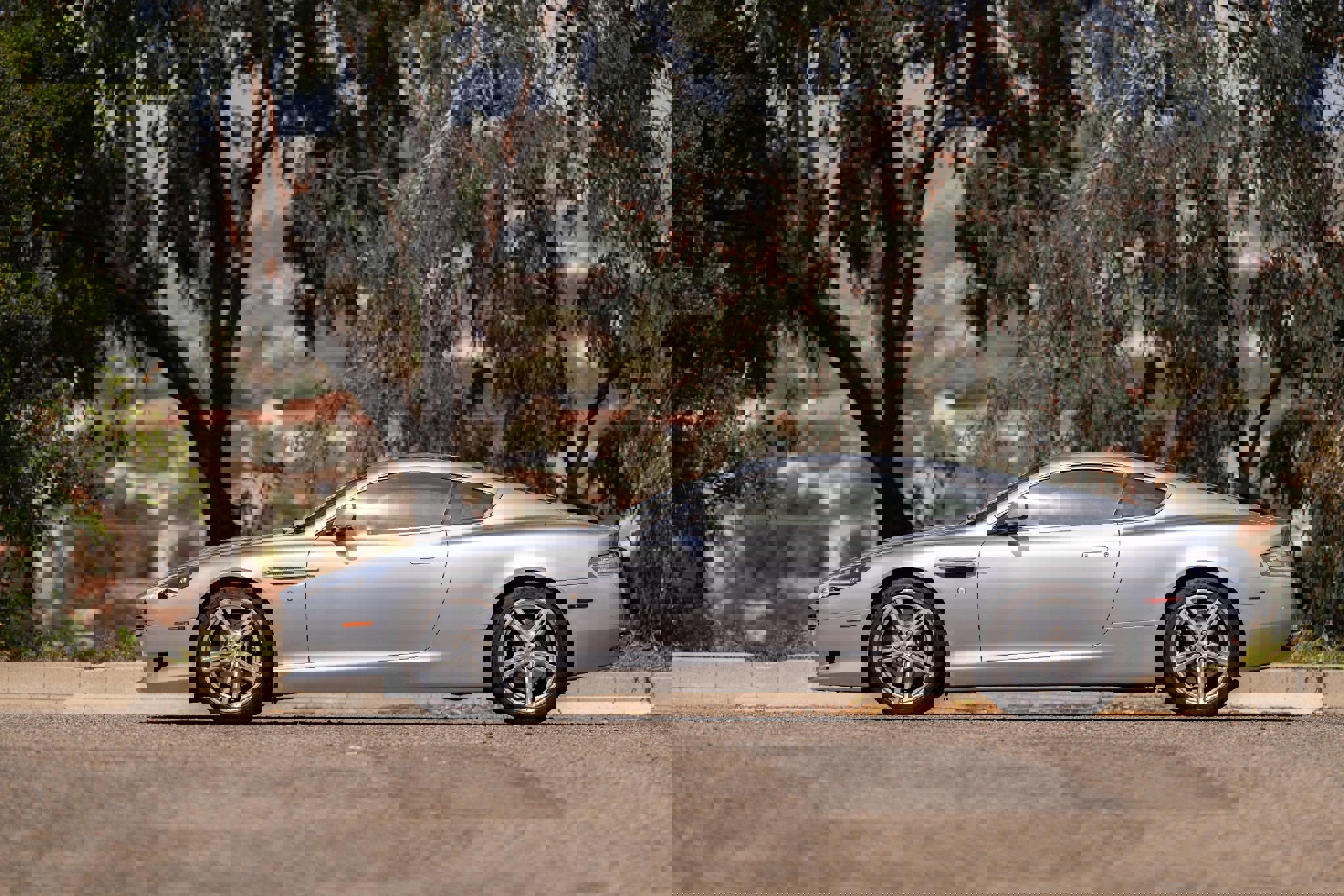 Used 2007 Aston Martin DB9 Coupe image 2