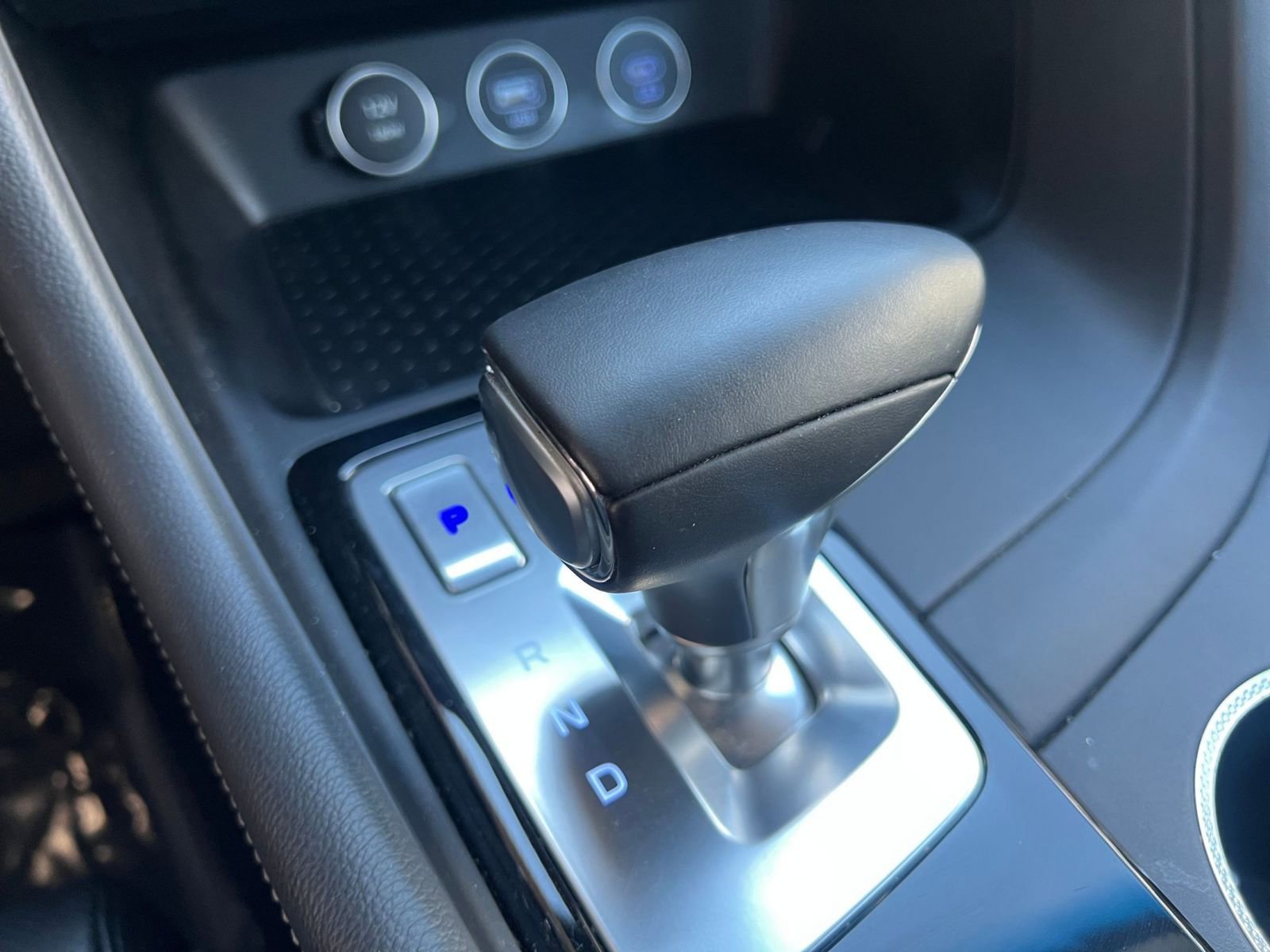 Used 2025 Genesis G70 2.5T image 41